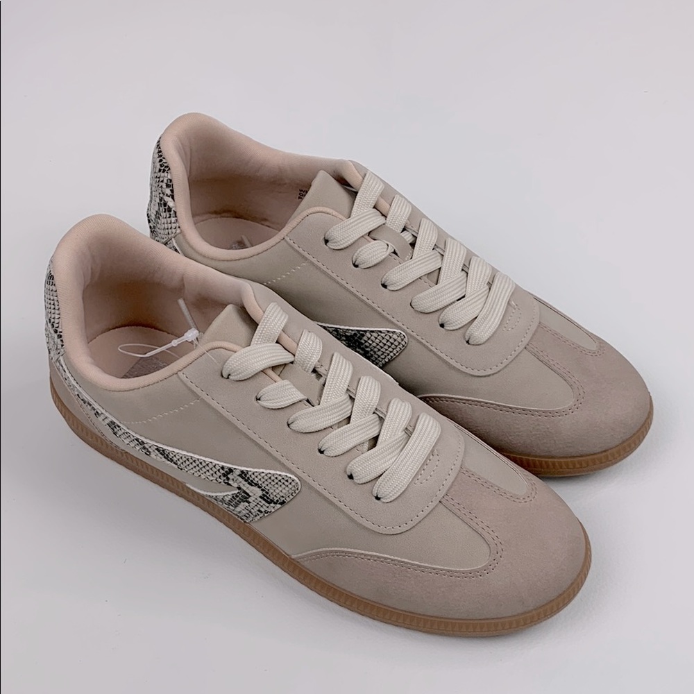 Dolce Vita dv Beige & Snake Print Sneakers Size 9 Cushioned sole Lace Up NWOT